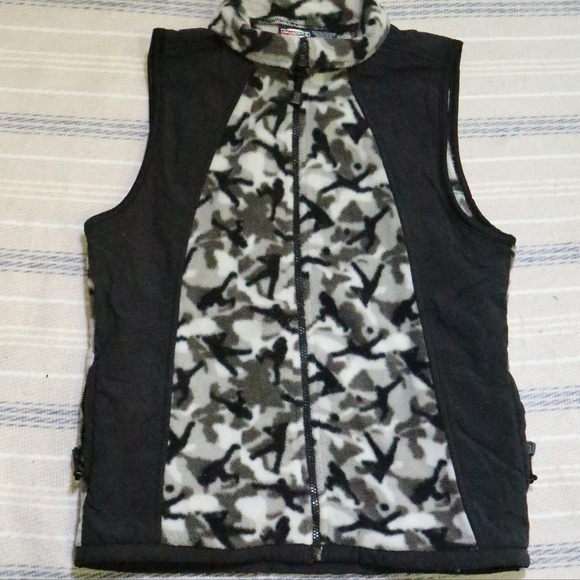 Like New SPORTTRAX Boys Gray Camo Fleece Vest - Picture 2 of 7